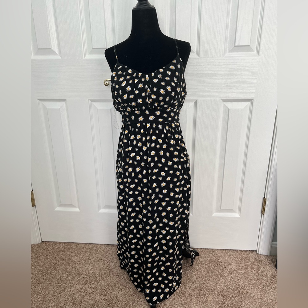 Aeropostale Daisy Print Dress With Slit